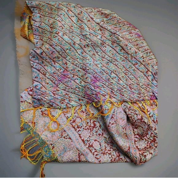 Gorgeous Long Soft Woven Scarf With Tassels - Picture 4 of 7